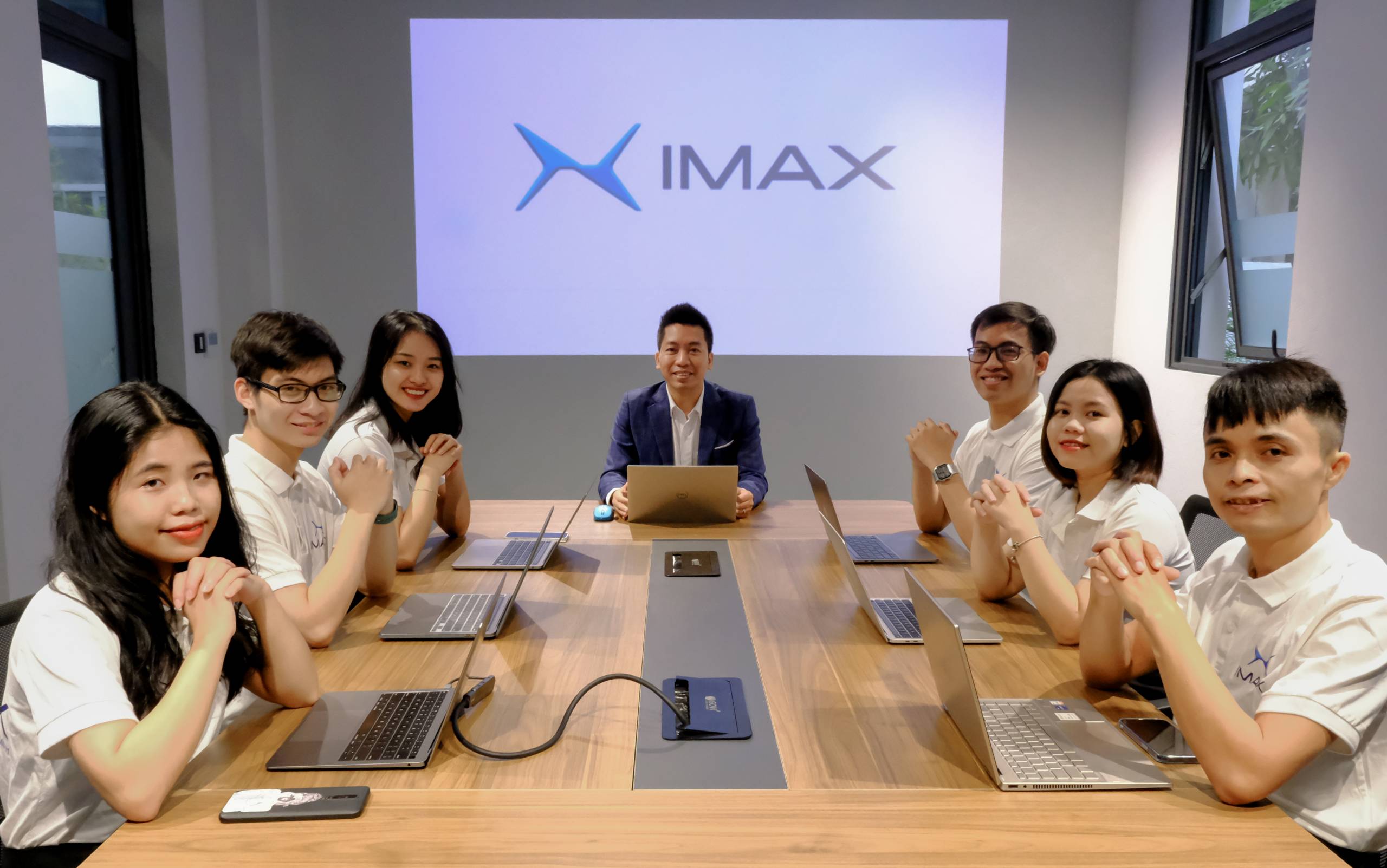 cộng sư IMAX